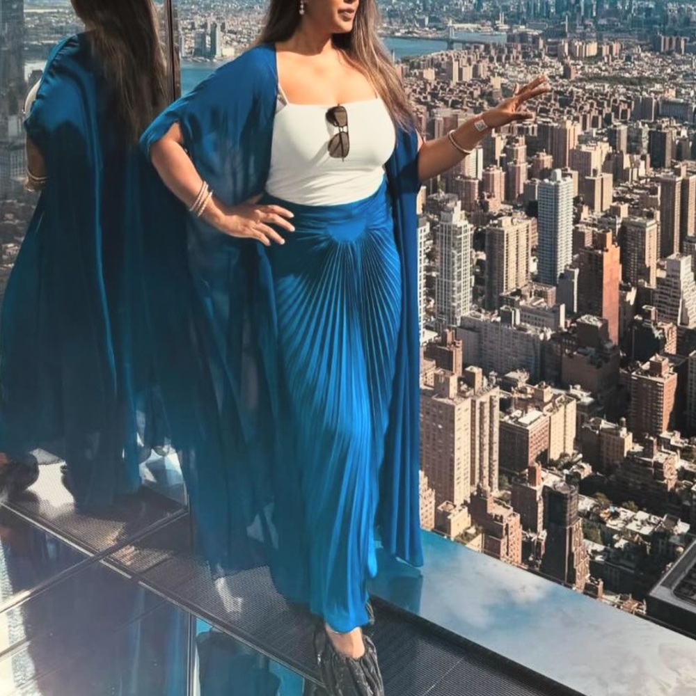 Entire look - skirt and cape set